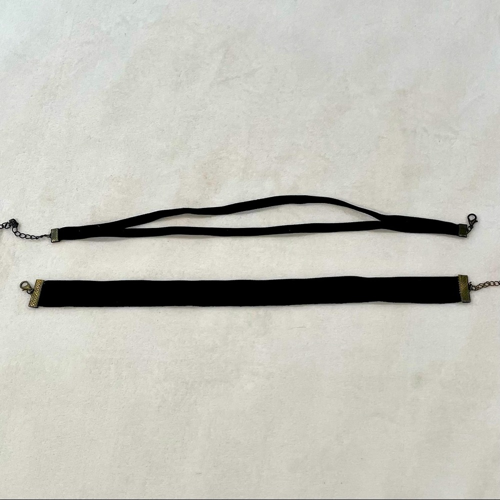 Black Chocker Pair